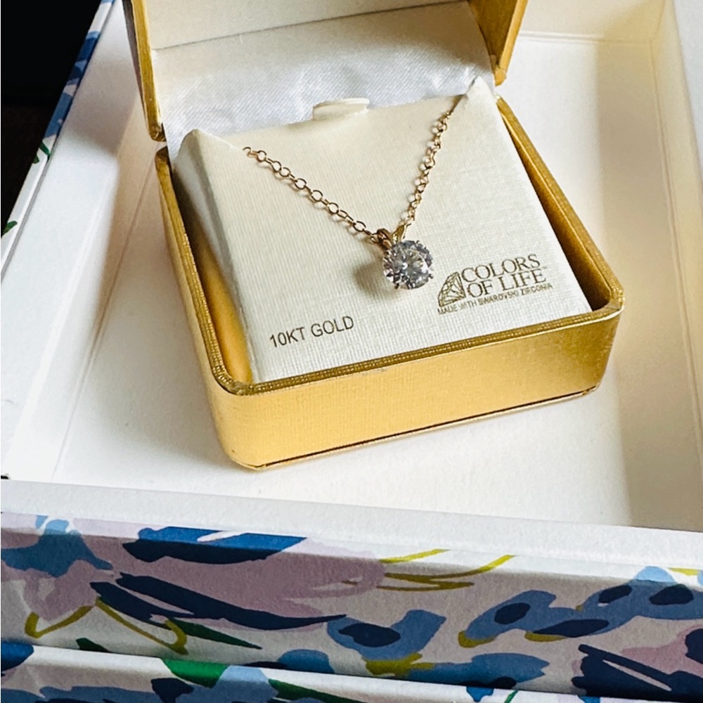 Gold Necklace with Swarovski Zirconia Pendant